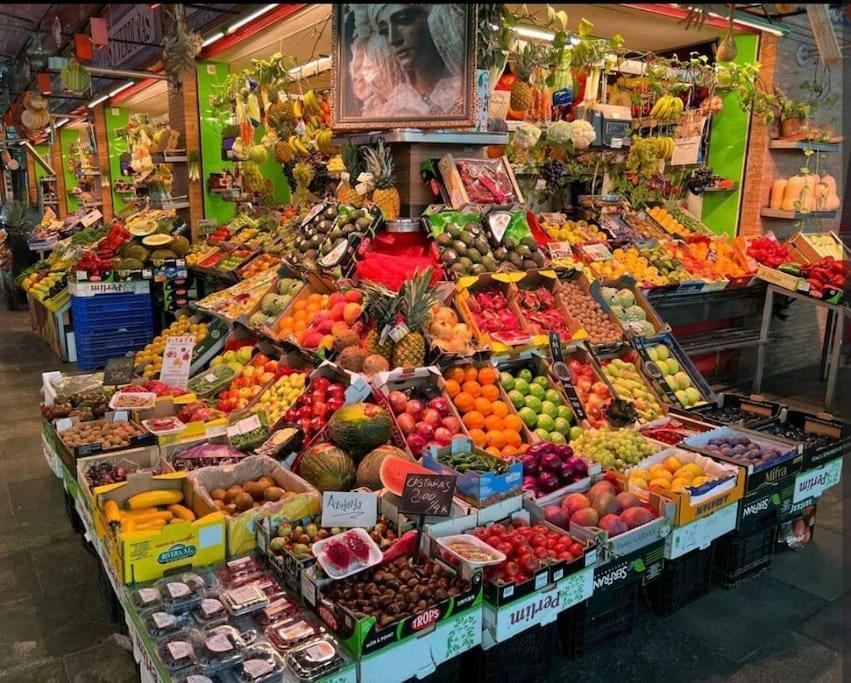 Tipico Y Pintoresco Patio De Vecinos, Con Encanto Sevilha Exterior foto